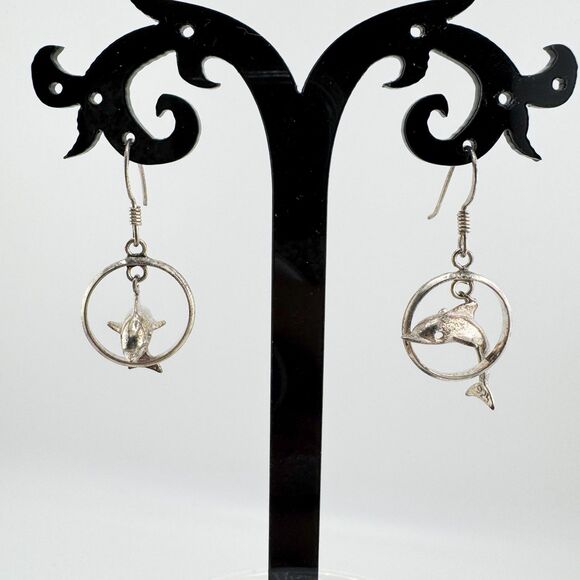 Vintage 925 Sterling Silver Dolphin Circle Dangle Earrings Coastal Beach Retro - Picture 1 of 7